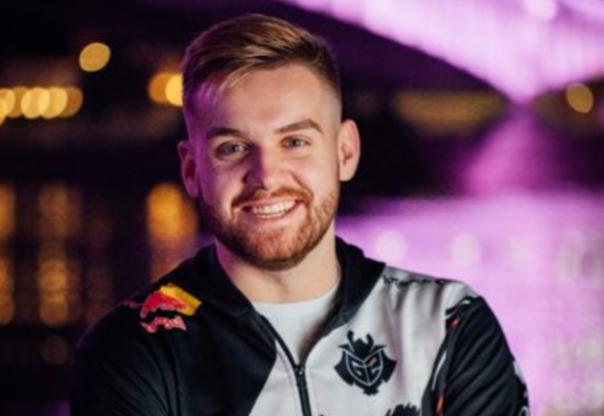 LPL抢分大战正式开启，11支战队争七个名额，RNG被抬进季后赛